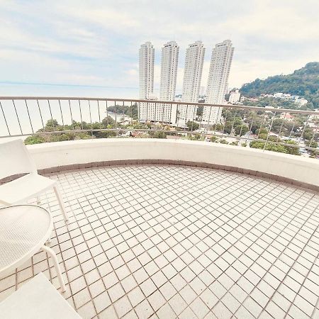 Romantic Couple Suite + Beach-Front Balcony Tanjung Bungah  Exteriör bild