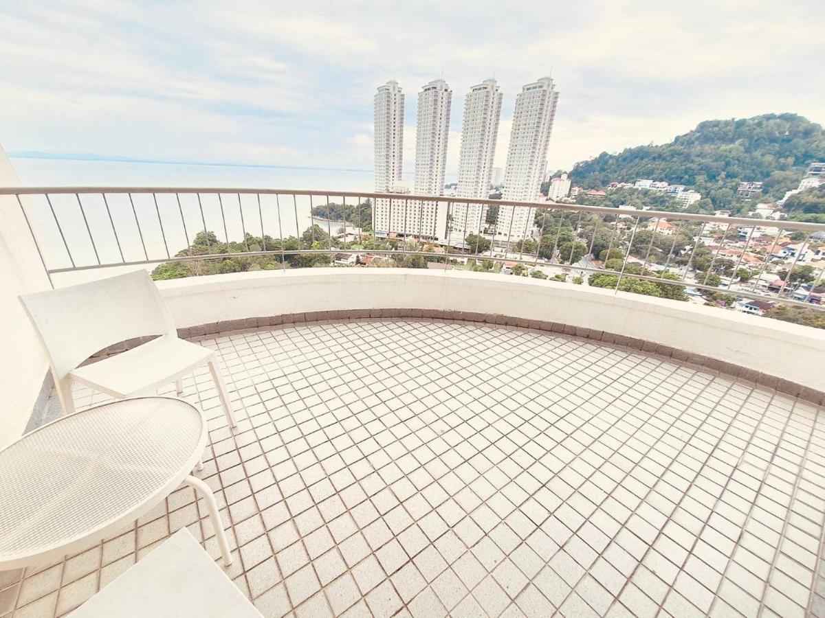 Romantic Couple Suite + Beach-Front Balcony Tanjung Bungah  Exteriör bild