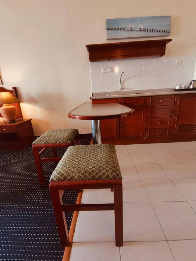 Romantic Couple Suite + Beach-Front Balcony Tanjung Bungah  Exteriör bild