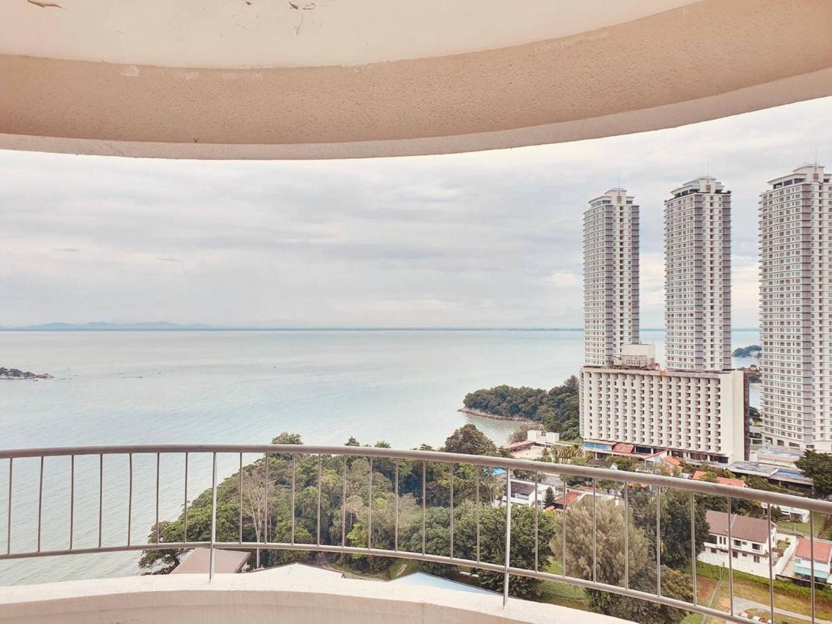 Romantic Couple Suite + Beach-Front Balcony Tanjung Bungah  Exteriör bild