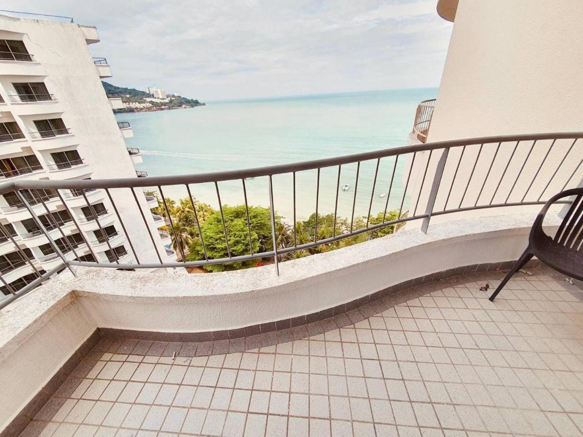 Romantic Couple Suite + Beach-Front Balcony Tanjung Bungah  Exteriör bild