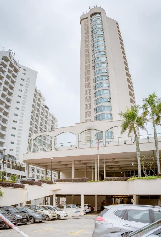 Romantic Couple Suite + Beach-Front Balcony Tanjung Bungah  Exteriör bild