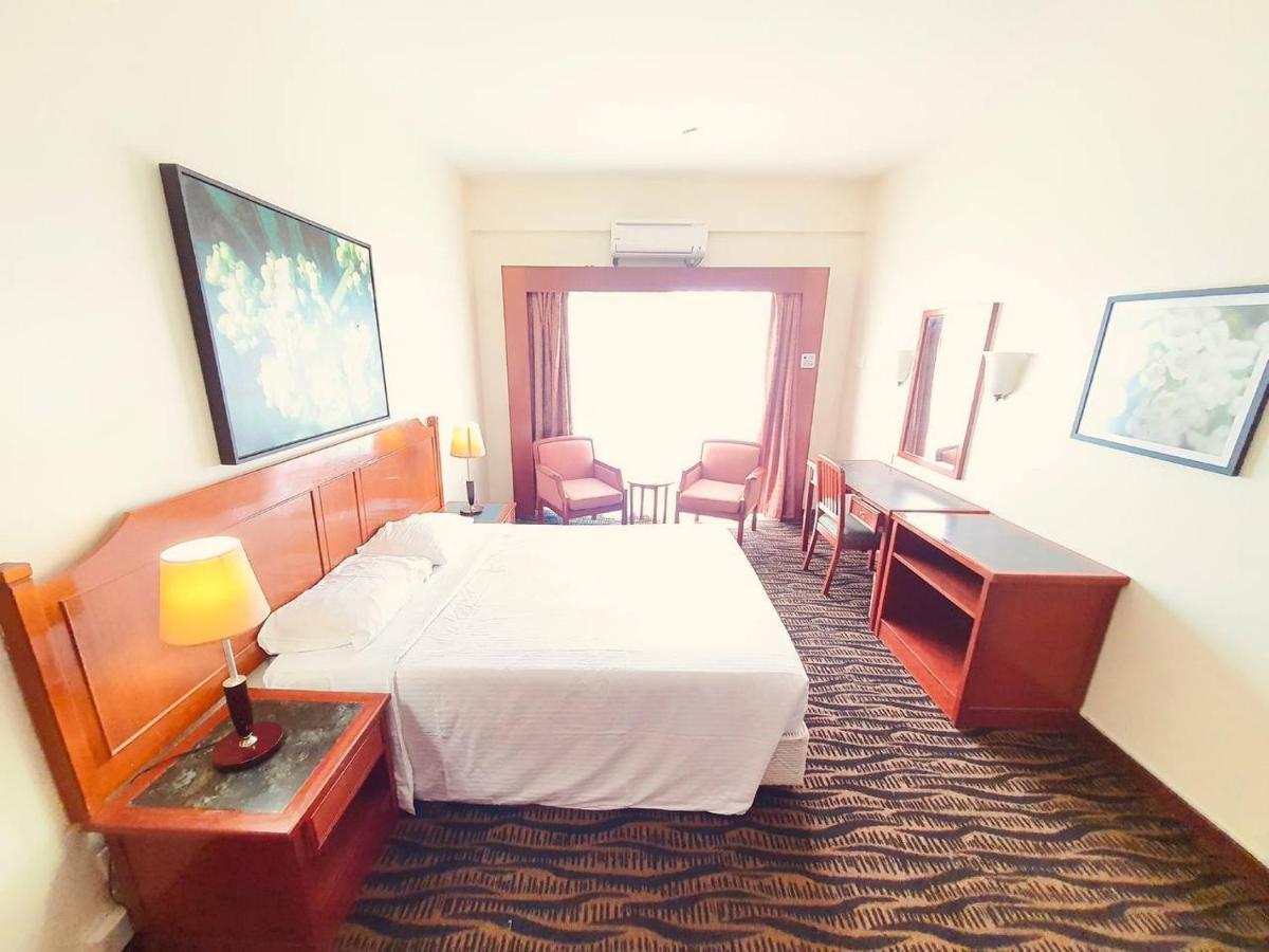 Romantic Couple Suite + Beach-Front Balcony Tanjung Bungah  Exteriör bild