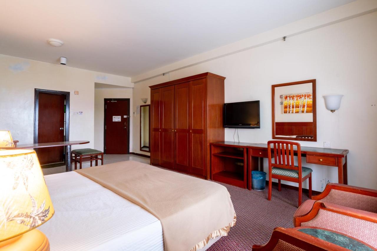 Romantic Couple Suite + Beach-Front Balcony Tanjung Bungah  Exteriör bild
