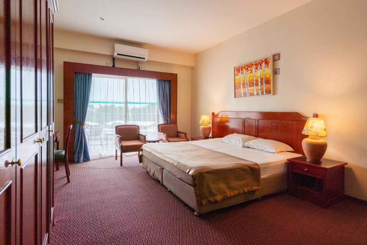 Romantic Couple Suite + Beach-Front Balcony Tanjung Bungah  Exteriör bild