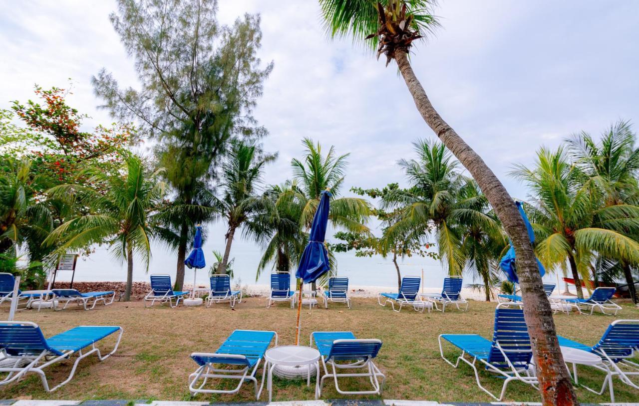 Romantic Couple Suite + Beach-Front Balcony Tanjung Bungah  Exteriör bild