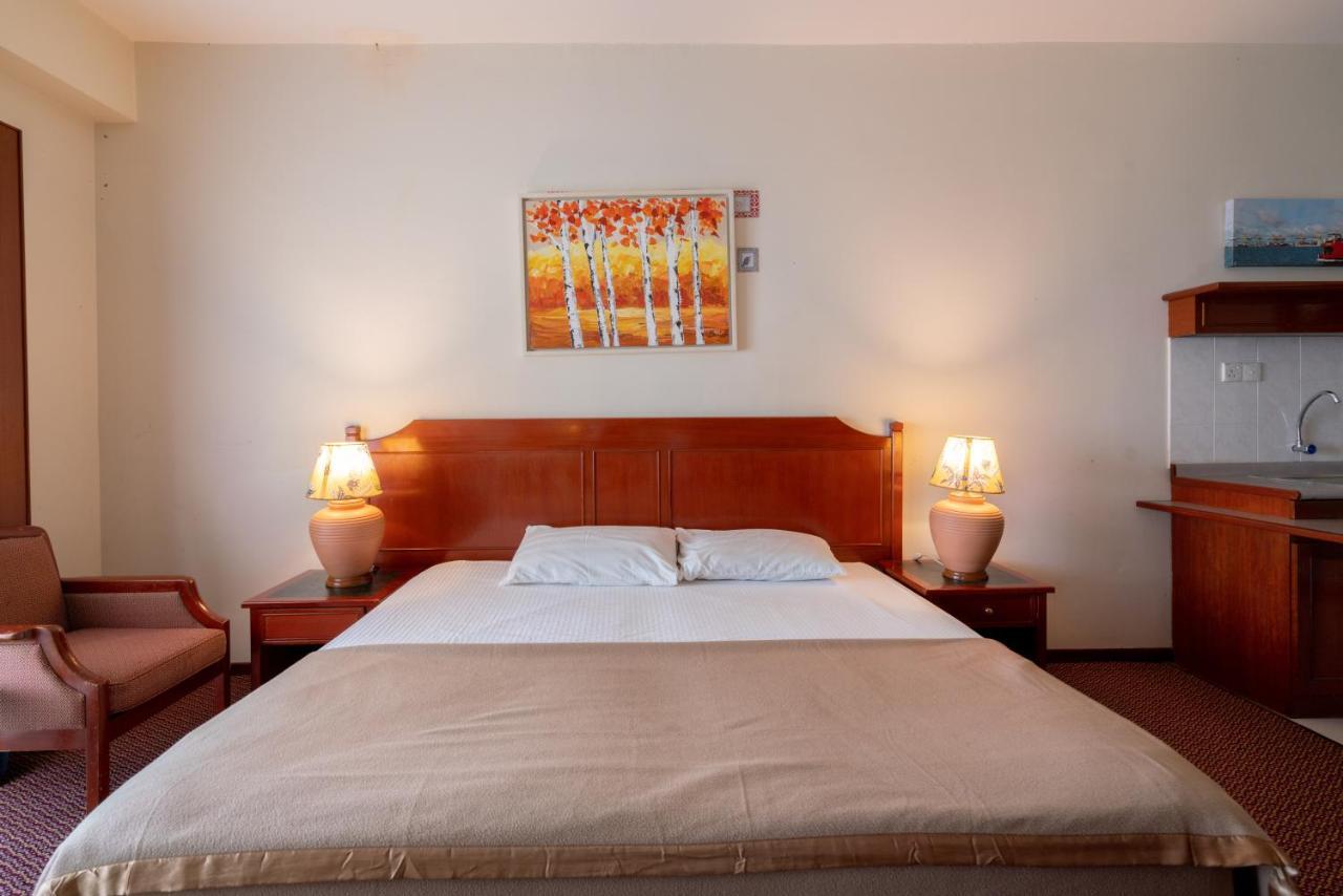 Romantic Couple Suite + Beach-Front Balcony Tanjung Bungah  Exteriör bild
