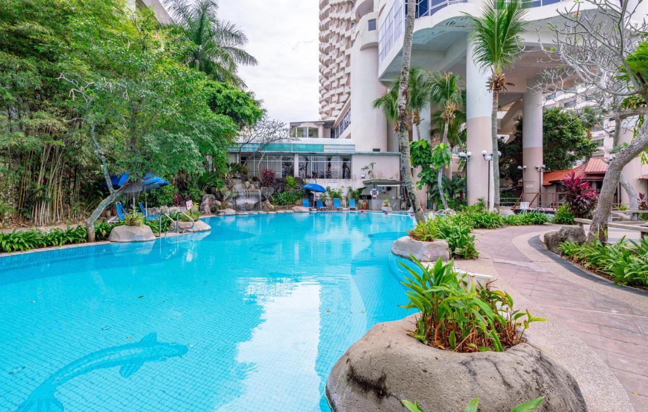 Romantic Couple Suite + Beach-Front Balcony Tanjung Bungah  Exteriör bild