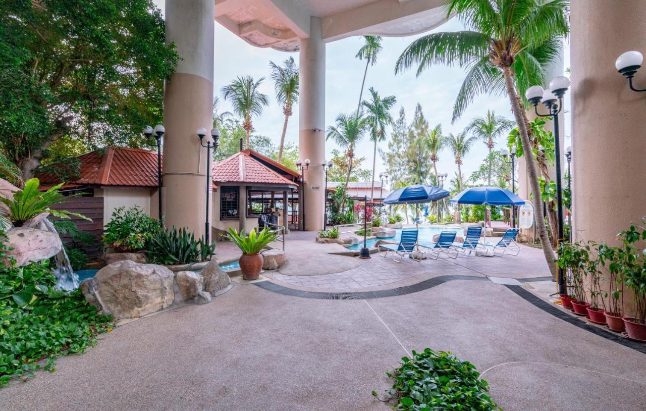Romantic Couple Suite + Beach-Front Balcony Tanjung Bungah  Exteriör bild
